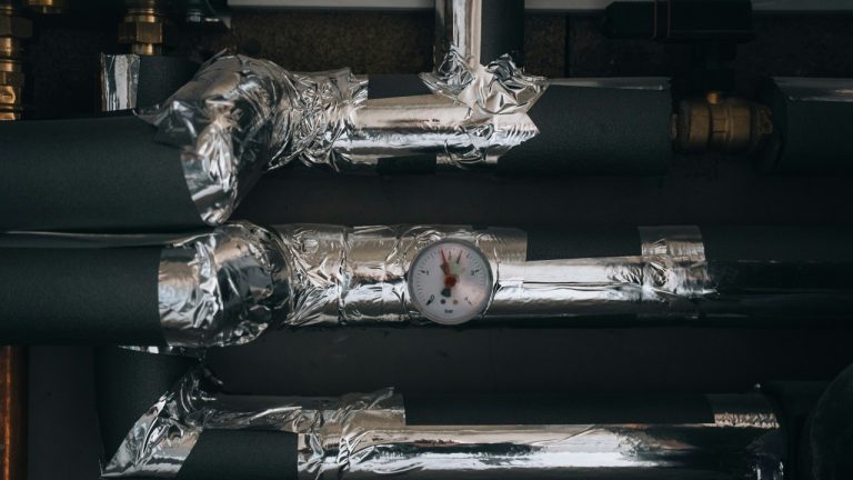 70 kW teljesítmény feletti hűtő- és fűtő rendszerek felülvizsgálata a gyakorlatban